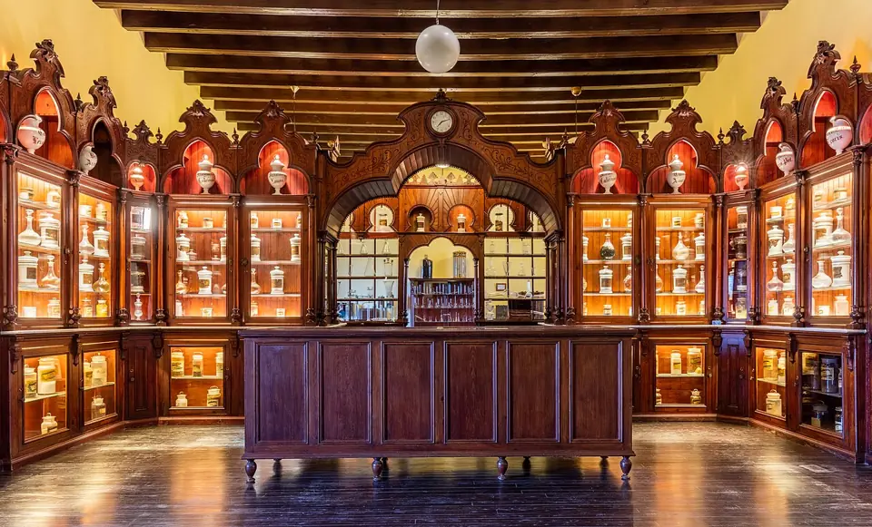 Antigua farmacia del Alcázar