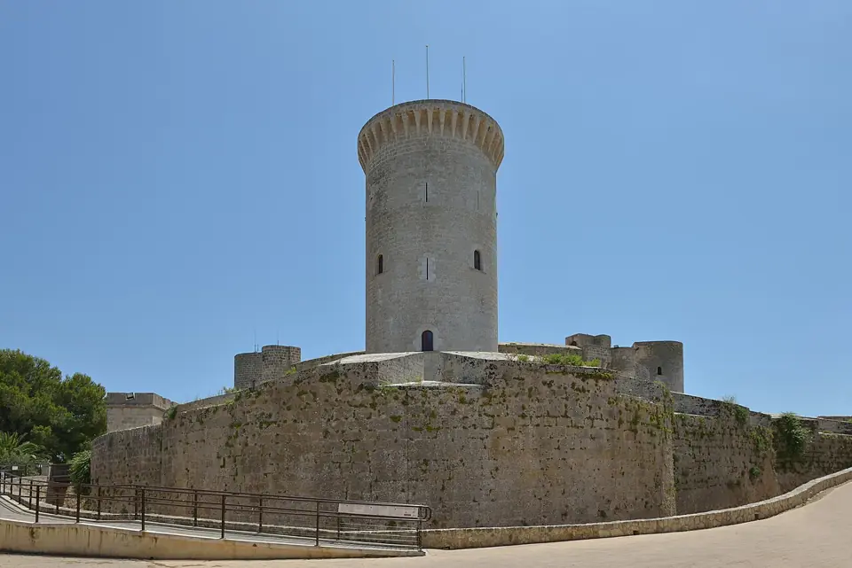 Torre del castillo de Bellver
