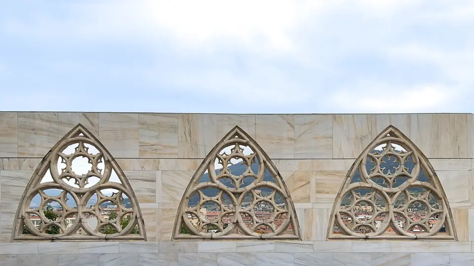 Detalle exterior del Museo de Navarra